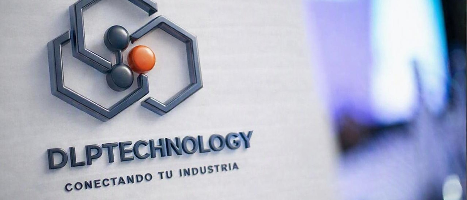 Marca corporativa DLPTECHNOLOGY — Conectando tu industria