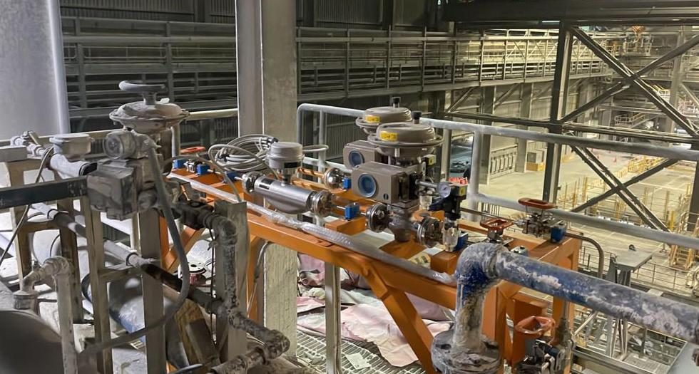 Sistema de medición y control de agua sello para bombas de pulpa instalado en planta